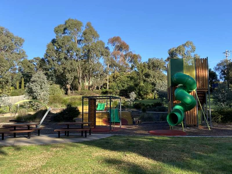 Willow Court Park