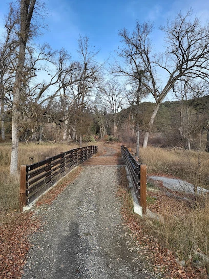 Ahwahnee Hills Regional Park